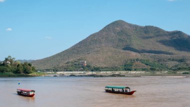Kaeng KHUT Khu, Chiang Khan doğal özelliği, dağlar çekici bir zemin yapma Ile, Mekong bu ünlü Bend, ve Rapids küçük seti, ziyaretçiler için popüler bir duraktı. Şehirden 5 km aşağı..