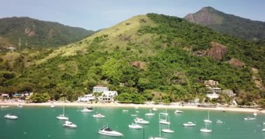 Sao Paolo, Brezilya 'daki Ilhabela kıyılarının havadan görünüşü, Amerikan Latince