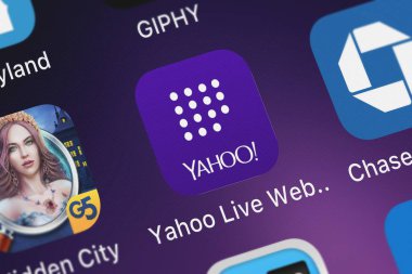 London, Büyük Britanya - 29 Eylül 2018: yakın çekim çekim bir iPhone--dan Yahoo Yahoo Live Web trendleri uygulama simgesi.