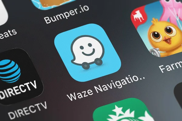 아이폰에 Waze Inc Waze 라이브 아이콘의 2018 — 스톡 사진