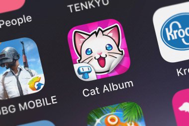 London, Büyük Britanya - 29 Eylül 2018: yakın çekim shot Tapps teknoloji da Informao sena popüler App benim kedi albümü - Sanal Pet etiket kitap oyunu.