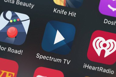London, Büyük Britanya - 29 Eylül 2018: yakın çekim çekim Charter iletişim spektrum Tv uygulama simgesini bir iphone üzerinde.