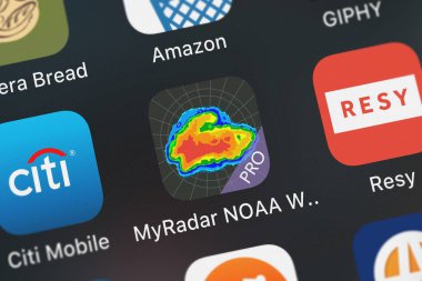 London, Büyük Britanya - 29 Eylül 2018: Myradar Noaa hava Radar Pro telefon--dan app havacılık veri Systems, Inc bir iphone ekranında.
