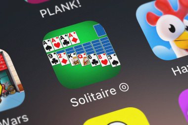 London, Büyük Britanya - 29 Eylül 2018: yakın çekim çekim Solitaire uygulama simgesi Me2zen Limited iphone üzerinde.