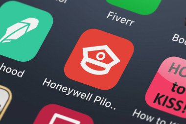 London, Büyük Britanya - 29 Eylül 2018: Close-up shot Honeywell International, Inc'ın popüler App Honeywell Pilot ağ geçidi.