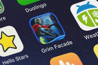 London, Büyük Britanya - 29 Eylül 2018: acımasız cephe: Red Cat - gizli nesneleri hareket eden app büyük balık oyunları, Inc bir iphone ekranında.