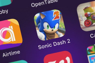 London, Büyük Britanya - 29 Eylül 2018: Screenshot-in hareket eden app Sonic Dash 2: Sega dan patlama sesi.