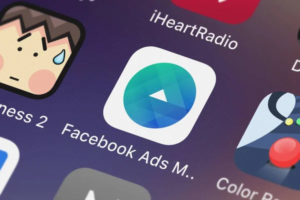 London, Büyük Britanya - 29 Eylül 2018: yakın çekim shot in Facebook Reklam Yöneticisi mobil app Facebook, Inc..