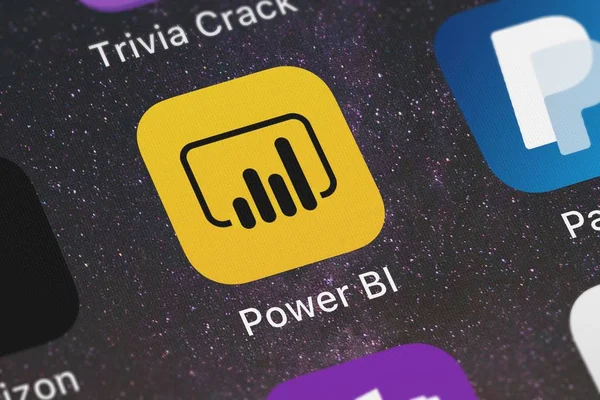 Bir iphone Microsoft Corporation'dan gelen Microsoft güç BI simgesine Close-up London, Büyük Britanya - 29 Eylül 2018:.