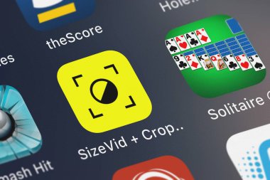 London, Büyük Britanya - 29 Eylül 2018: Screenshot-in hareket eden app Sizevid + asma ve Instagram güzel Video proje Inc için kırpma tam videolar..