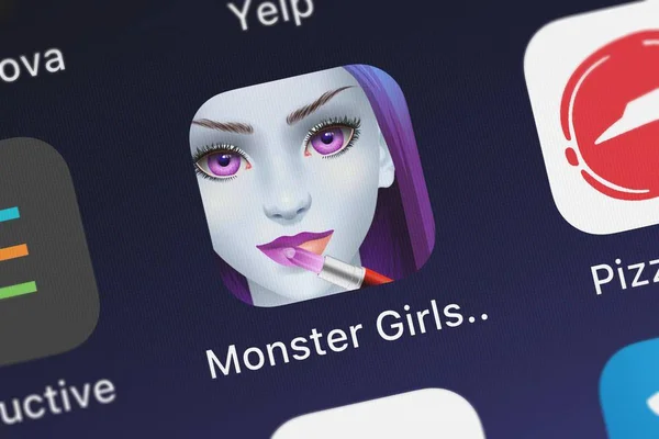 London United Kingdom September 2018 Screenshot Monster Girls Make Touch — Stock Photo, Image