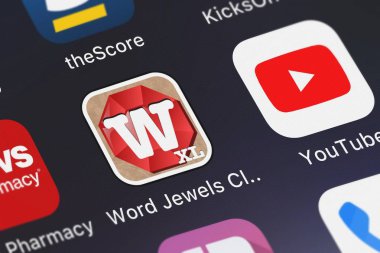 London, Büyük Britanya - 30 Eylül 2018: yakın çekim çocuk Howdy Technology Llc Word mücevherleri klasik Xl uygulama simgesini bir iphone üzerinde. 