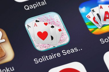 London, Büyük Britanya - 29 Eylül 2018: yakın çekim çekim bir iphone üzerinde muz Co Solitaire mevsim uygulama simgesi.