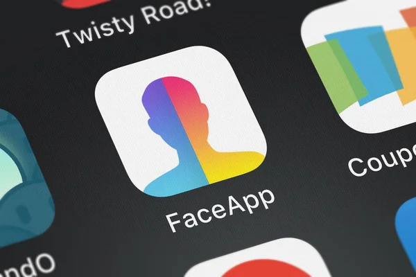 London, Büyük Britanya - 29 Eylül 2018: yakın çekim çekim Faceapp Inc's popüler uygulaması Faceapp: sinir yüz Magic.