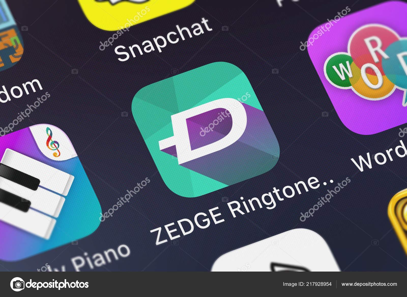 London United Kingdom September 18 Zedge Ringtones Mobile App Zedge Stock Editorial Photo C Opturadesign London United Kingdom September 18 Zedge Ringtones Mobile App Zedge Stock Editorial Photo C Opturadesign