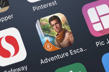 London, Büyük Britanya - 30 Eylül 2018: Screenshot-in hareket eden app macera Escape: gizli kalıntıları - gizem hikaye Haiku oyunları.