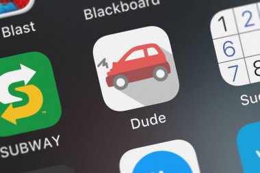 London, Büyük Britanya - 30 Eylül 2018: Screenshot-in hareket eden app dostum bak, o arabadan Saliha Bhutta.
