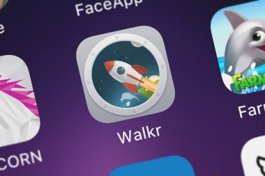 London, Büyük Britanya - 01 Ekim 2018: yakın çekim çekim Fourdesire'nın popüler uygulaması Walkr - A Gamified Fitness App.