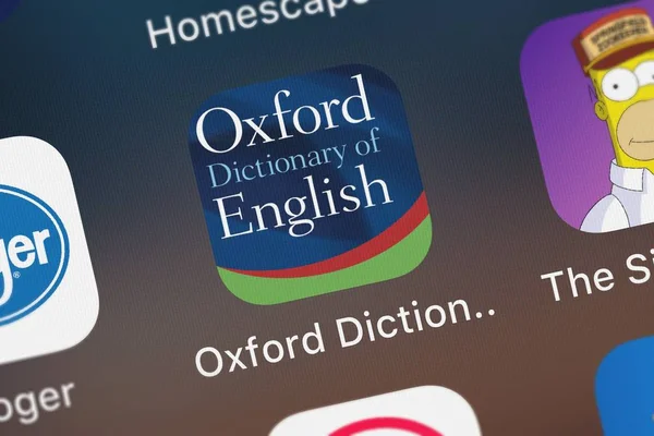 London, Büyük Britanya - 30 Eylül 2018: ekran görüntüsü İngiliz mobil app iphone üzerinde Mobisystems, Inc simgesinden Oxford Sözlüğü.