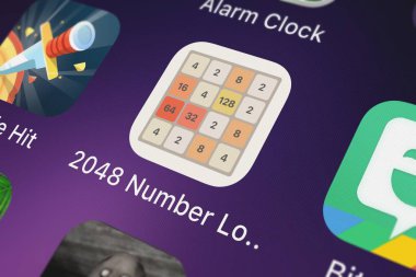 London, Büyük Britanya - 30 Eylül 2018: Close-up Eternus Oyunlar 2048 sayı mantık oyunları simgesinden bir iphone üzerinde.