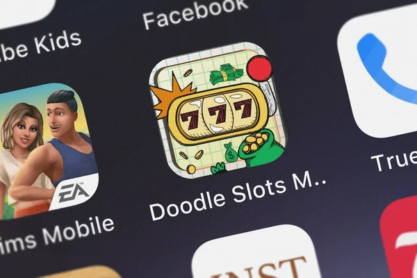 Londres Reino Unido Septiembre 2018 Aplicación Móvil Doodle Slots Machine — Foto de Stock