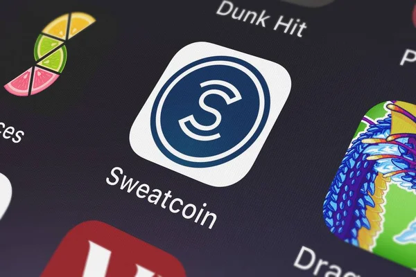 London, Büyük Britanya - 30 Eylül 2018: Sweatcoin - jeton bir iphone ekranında Sweatco Ltd üzerinden hareket eden app için ter.