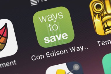 London, Büyük Britanya - 01 Ekim 2018: yakın çekim çekim Con Edison Con Edison--dan hareket eden app kaydetmenin yolları.