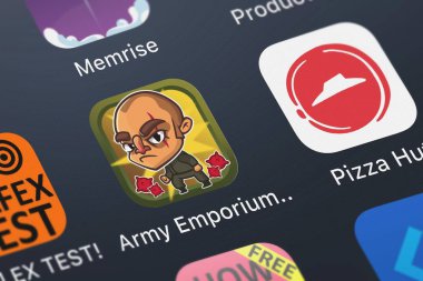 London, Büyük Britanya - 01 Ekim 2018: Close-up G.P. ithalat, Inc ordu Emporium savunma simgesinden bir iphone üzerinde.