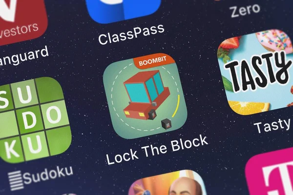 ロック ブロック携帯アプリ Iphone Boombit 株式会社アイコンからのロンドン イギリス 2018 スクリーン ショット — ストック写真