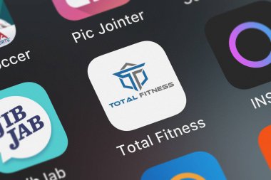 London, Büyük Britanya - 02 Ekim 2018: yakın çekim toplam Fitness bir kadeh. bir iPhone uygulama simgesi Netpulse Inc.