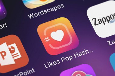 London, Büyük Britanya - 02 Ekim 2018: yakın çekim shot seviyor Pop Hashtags sıcak BIOS mobil App Qian Zhang dan.
