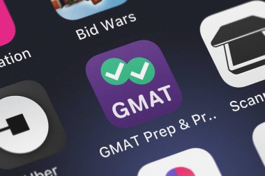 London, Büyük Britanya - 01 Ekim 2018: yakın çekim çekim Gmat hazırlık pratik hareket eden app--dan Magoosh.