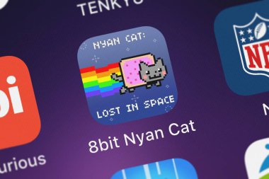 London, Büyük Britanya - 01 Ekim 2018: Nyan Cat yakın çekim çekim 8 bit: Istom oyunlar Kft kayıp içinde alan mobil app..