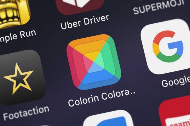 London, Büyük Britanya - 01 Ekim 2018: Screenshot-in hareket eden app Colorin Colorado: renkleri ve müzik hafıza oyunu W8 LLC.