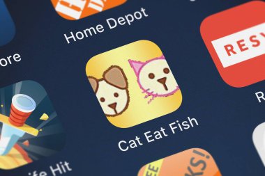 London, Büyük Britanya - 02 Ekim 2018: Close-up shot kedi yemek balık - Qi Chen köpek aşk et ücretsiz uygulama simgesini bir iphone üzerinde.
