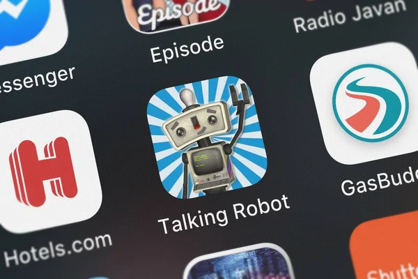 London Büyük Britanya Ekim 2018 Konuşan Robot Mobil Uygulaması Üzerinden — Stok fotoğraf