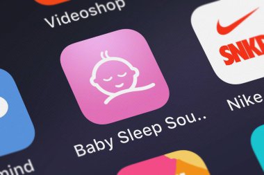 London, Büyük Britanya - 02 Ekim 2018: Bebek uyku sesler Hq: Shusher bir iphone ekranında Phase4 Mobile mobil uygulaması.