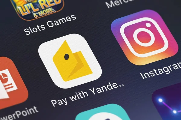 Londres Reino Unido Octubre 2018 Pago Con Yandex Money Aplicación — Foto de Stock
