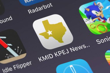 London, Büyük Britanya - 01 Ekim 2018: Kmid Kpej haber Yourbasin.com hareket eden app Nexstar yayın üzerinden bir iphone ekranında.