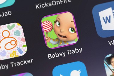 London, Büyük Britanya - 01 Ekim 2018: Babsy Baby - kuş ve şeker aşk bir iphone ekranında Kaufcom GmbH'ın mobil uygulaması.