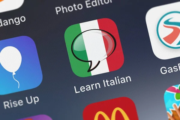 Londýn Velká Británie Října 2018 Close Shot Naučte Italské Mobilní — Stock fotografie