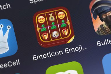 London, Büyük Britanya - 01 Ekim 2018: Screenshot-in hareket eden app ifade Emoji yuvaları Pro Edition makyaj Mania öykü oyunları.