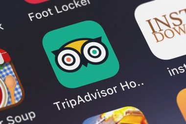 London, Büyük Britanya - 01 Ekim 2018: Screenshot Tripadvisor oteller Restoranlar mobil App iphone üzerinde Tripadvisor Llc simgesinden.