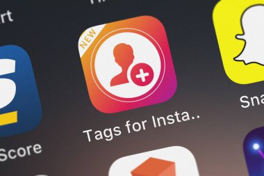 London, Büyük Britanya - 01 Ekim 2018: Screenshot-in hareket eden app Etiketler Syuzanna Melkonyan Instagram takipçileri için.