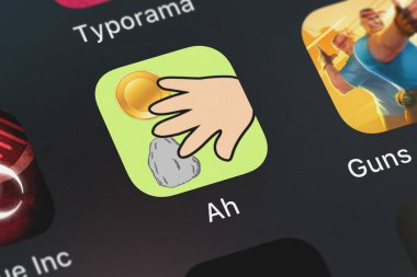 London, Büyük Britanya - 02 Ekim 2018: Close-up Qi Chen Ah Pick Up altın değil taş ücretsiz simge bir iphone üzerinde.