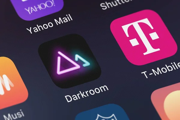 ลอนดอน สหราชอาณาจ ลาคม 2018 ภาพหน าจอของแอพม Darkroom Photo Editor จากเบอร — ภาพถ่ายสต็อก