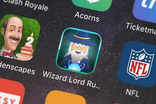 London United Kingdom October 2018 Screenshot Mobile App Wizard Lord — Stock Photo, Image