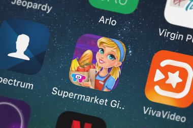 London, Büyük Britanya - 01 Ekim 2018: süpermarket kız mobil app Tabtale Ltd bir iphone ekranında.
