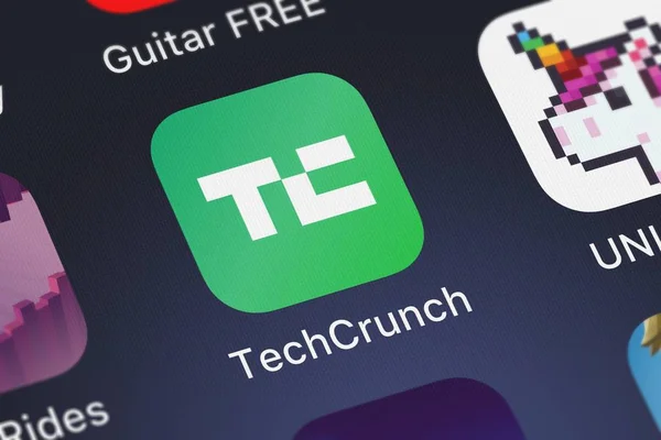 London, Büyük Britanya - 01 Ekim 2018: yakın çekim shot in Techcrunch mobil app Aol Inc..