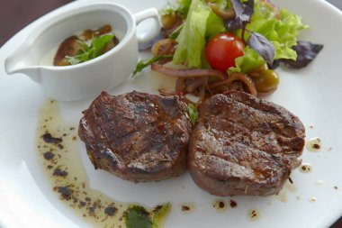 Restorandan yemek. et